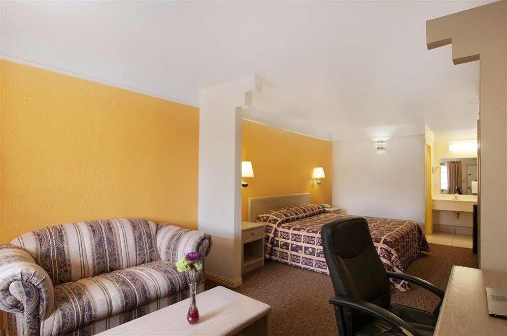Texas Inn & Suites Pharr/San Juan Εξωτερικό φωτογραφία